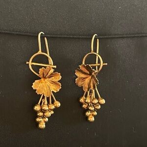 Antique 18K Grapevine Dangle Earrings